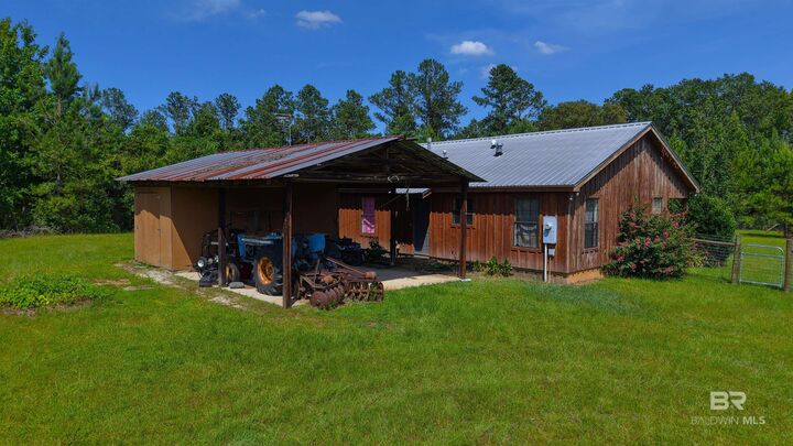 Property Photo:  879 N Friendship Drive  AL 36033 