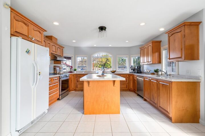 Property Photo:  5660 Stefanko Place  BC V7E 5G2 