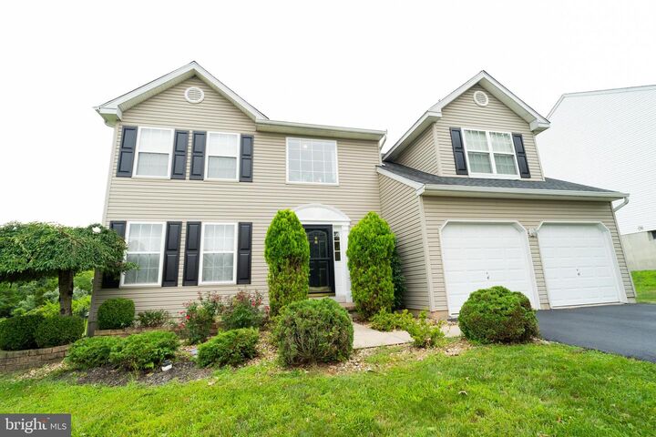 Property Photo: 2010 Sandstone Terrace PA 19460