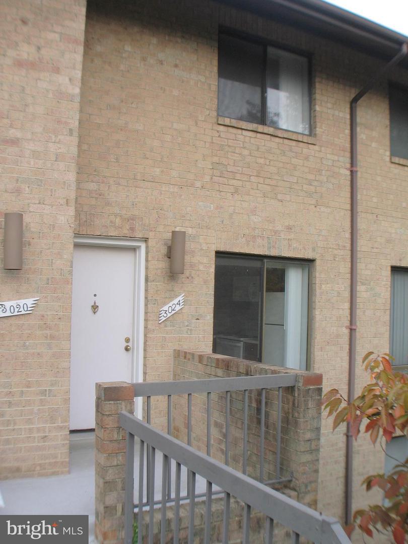 Property Photo:  3024 Gentain Court NE 3024  DC 20017 