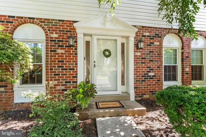 Property Photo: 812 Green Ridge Circle PA 19053