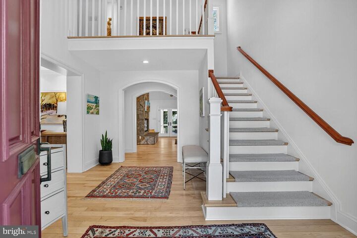 Property Photo: 802 Beverley Drive VA 22302