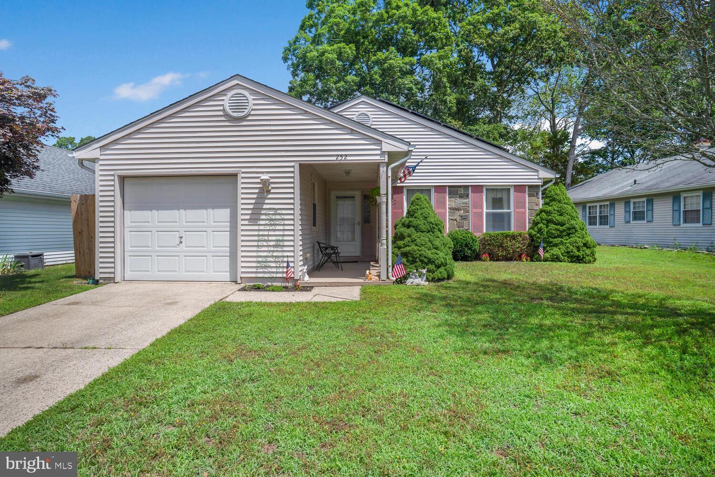 Property Photo:  252 Lexington Drive  NJ 08087 