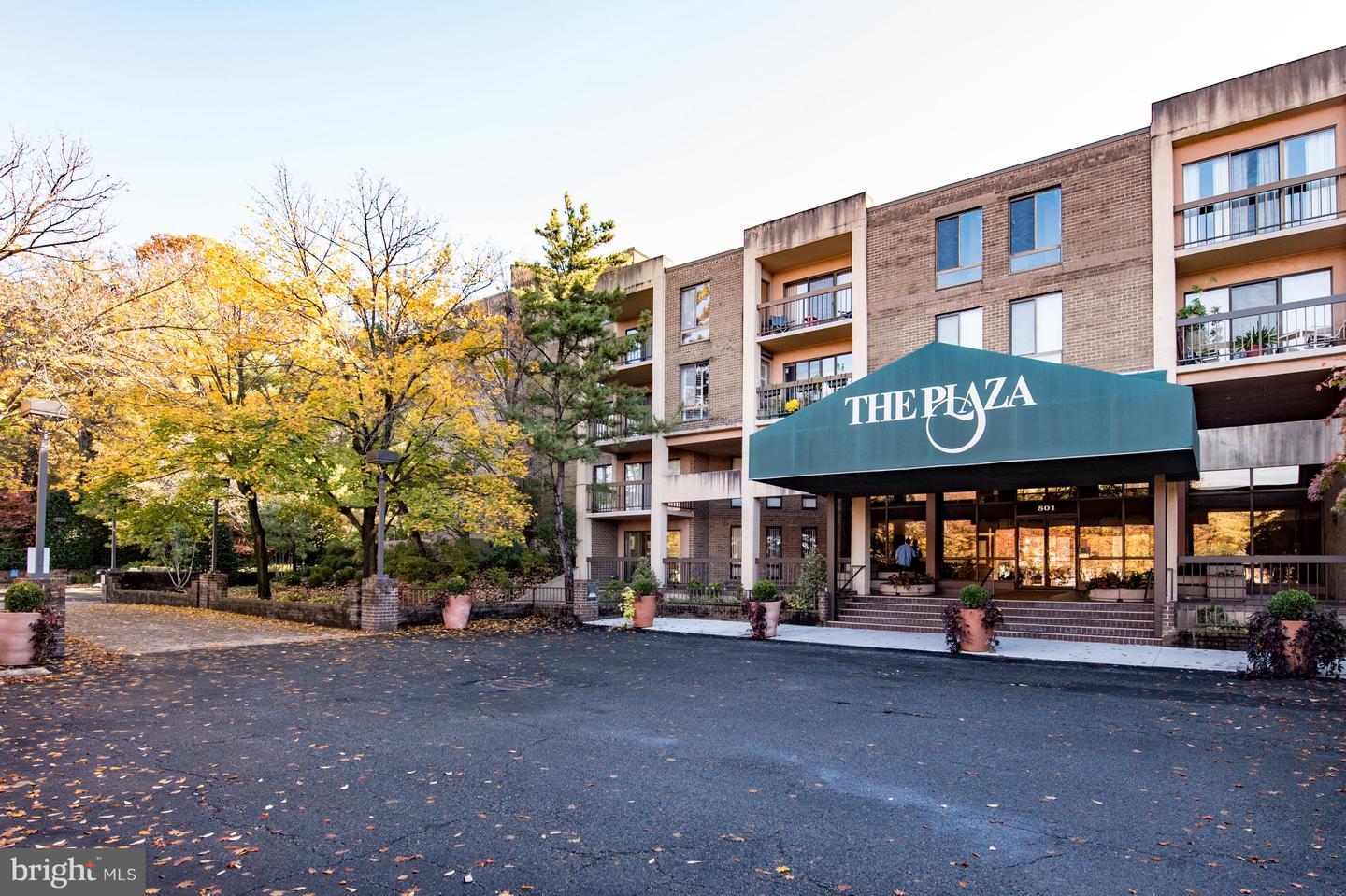 Property Photo: 803 N Howard Street 333 VA 22304