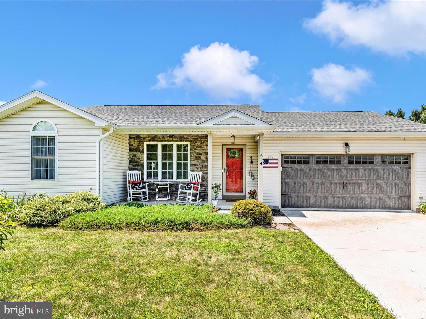 Property Photo: 654 Curtis Drive PA 17325