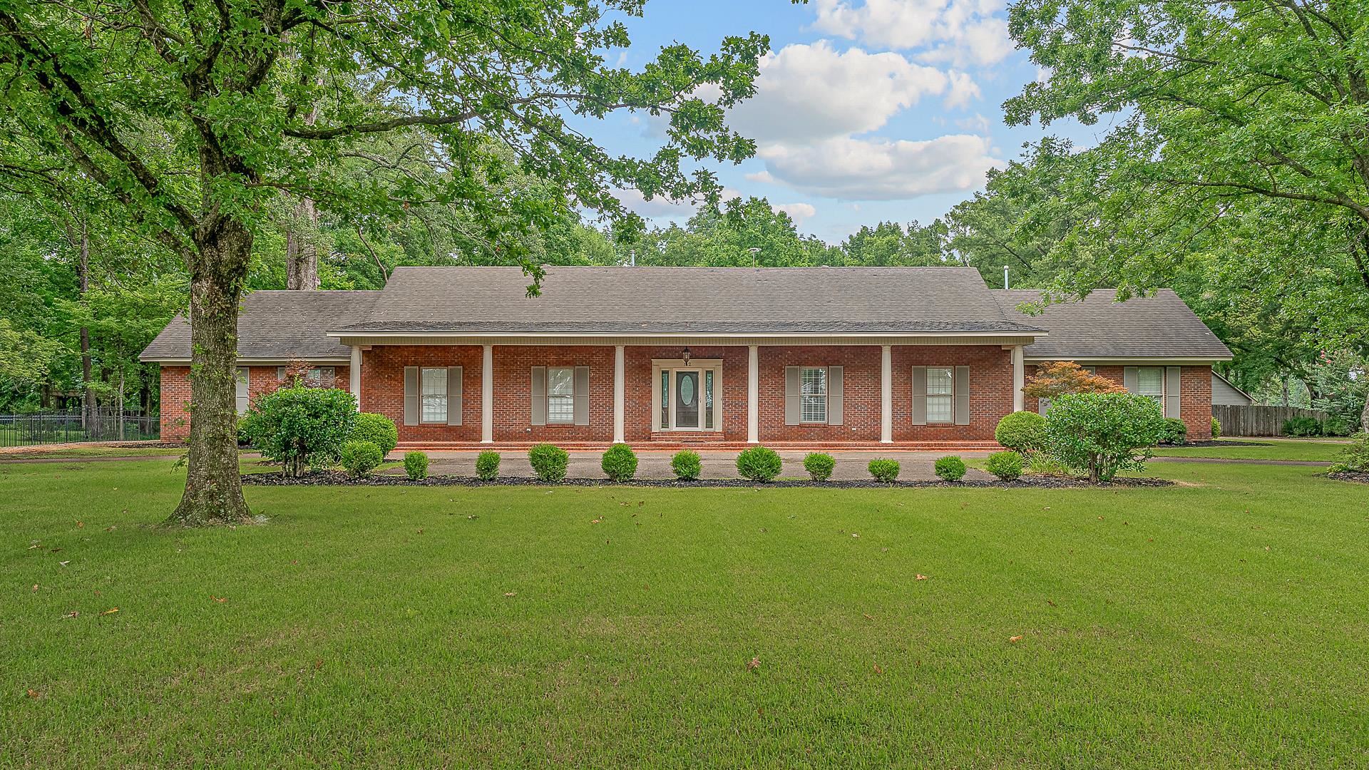 Property Photo: 142 E Park Lane AR 72321