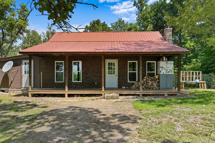 Property Photo: 706 Aunt Fayes Road AR 72639