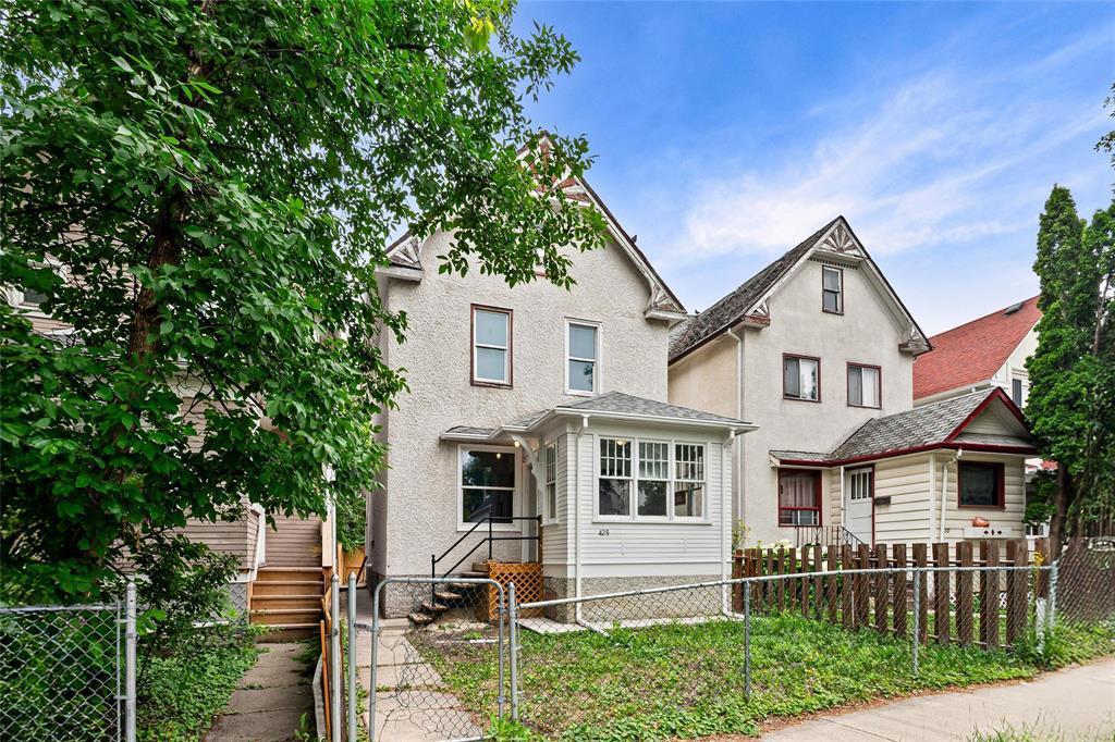 Property Photo: 428 Beverley Street MB R2G 1T8