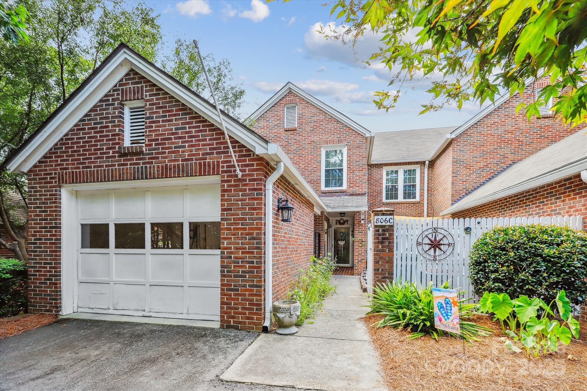 Property Photo: 806 Colony Oaks Drive NC 28112