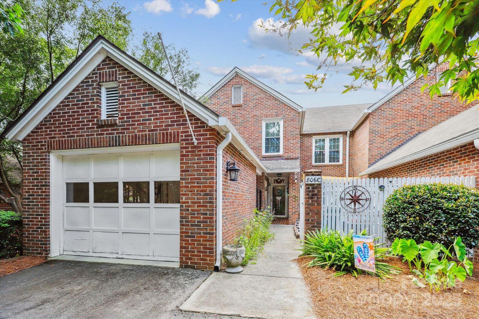 Property Photo:  806 Colony Oaks Drive  NC 28112 