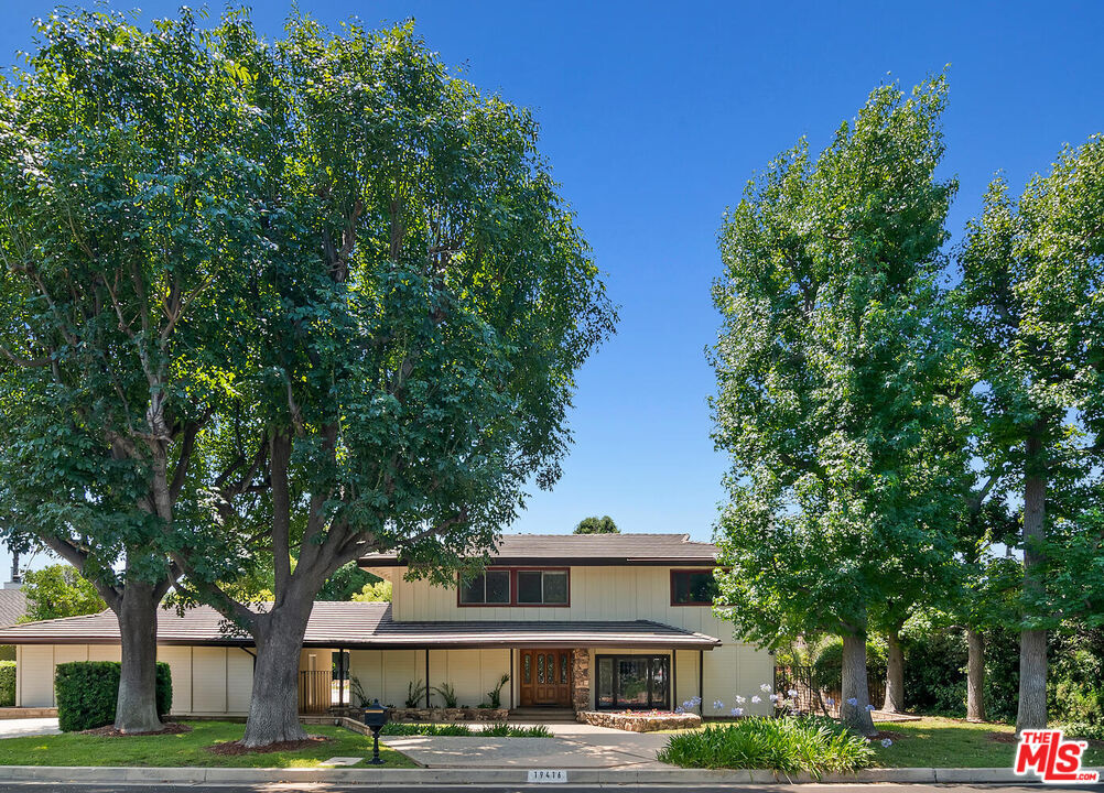 Property Photo:  19416 Kinzie St  CA 91324 