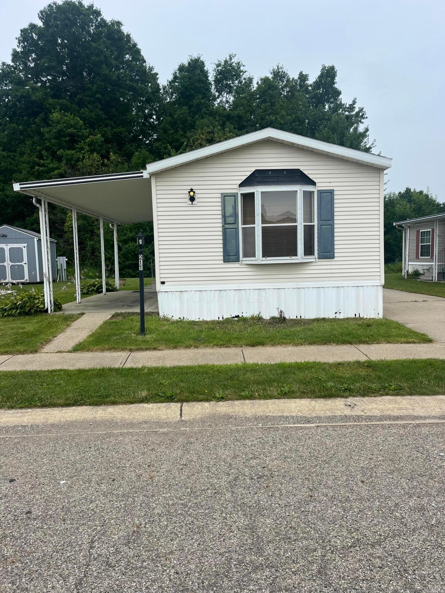 Property Photo:  211 Rona Boulevard  OH 43062 