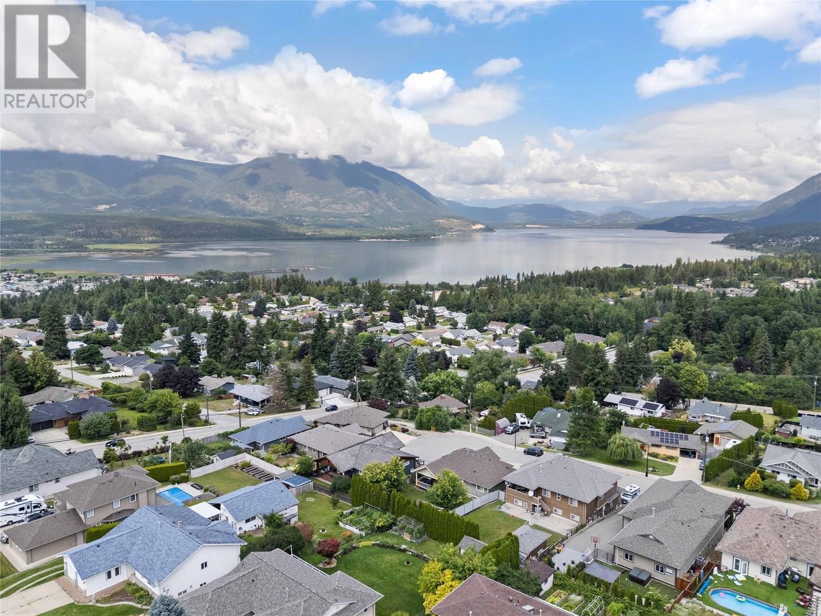 Property Photo: 2070 1 Avenue Southeast BC V1E 1K1