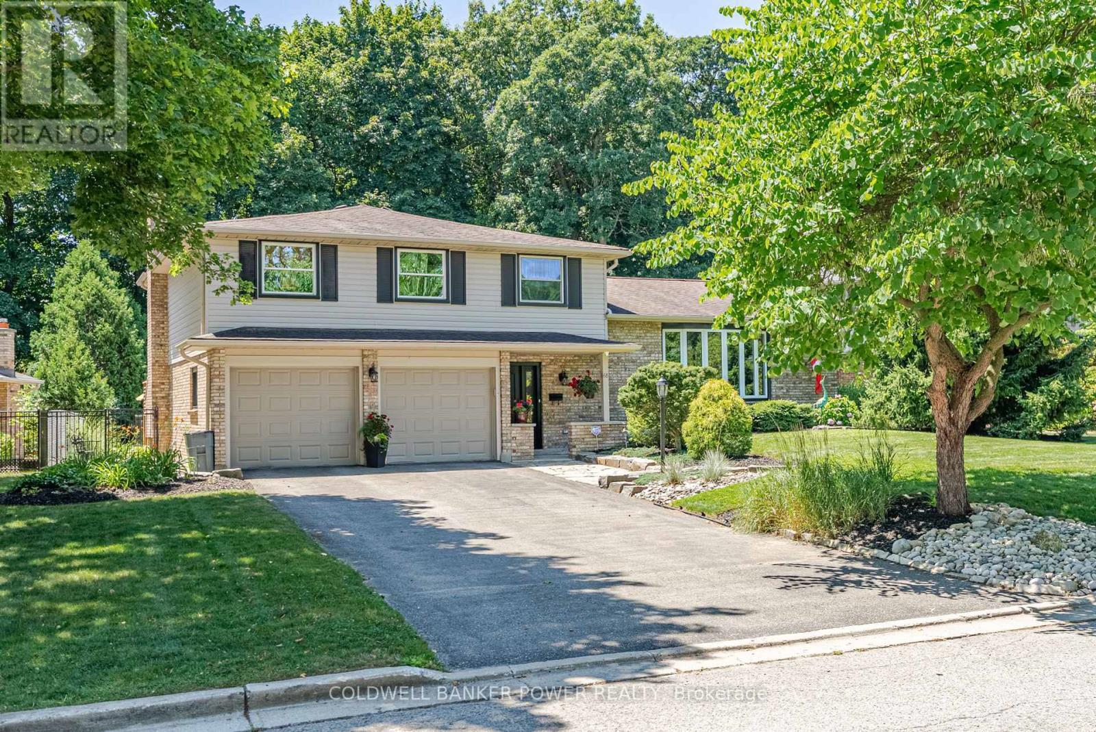 Property Photo:  68 Hampton Crescent  ON N6H 2N9 