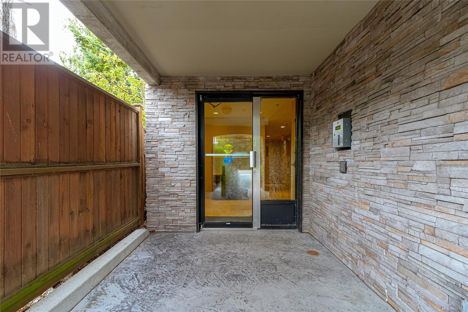 Property Photo:  1615 Bay Street 303  BC V8R 2B7 