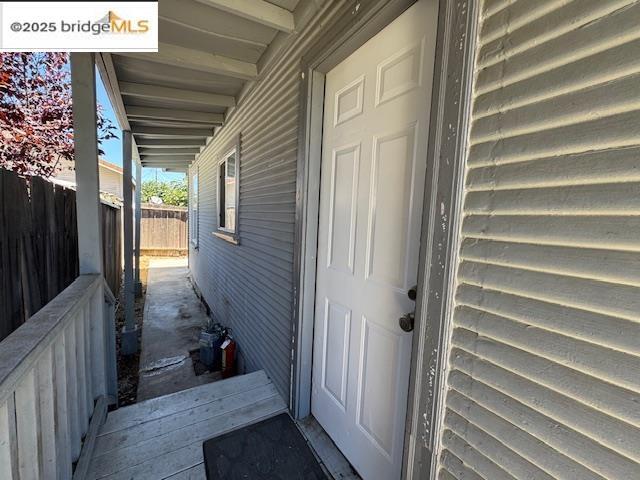 Property Photo: 506 W 15th St CA 94509