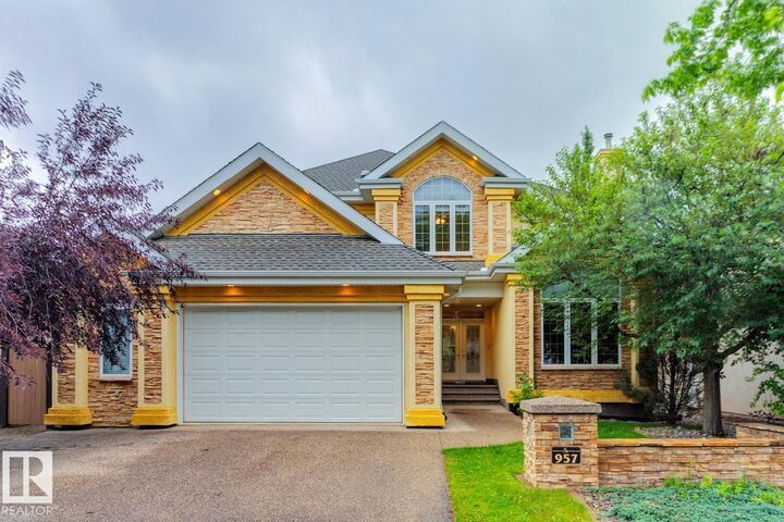 957 Hollingsworth Bend NW  Edmonton AB T6R 3G8 photo