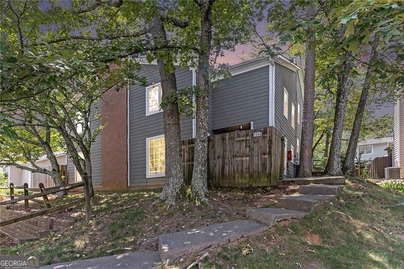 Property Photo: 1068 Dover Way GA 30093