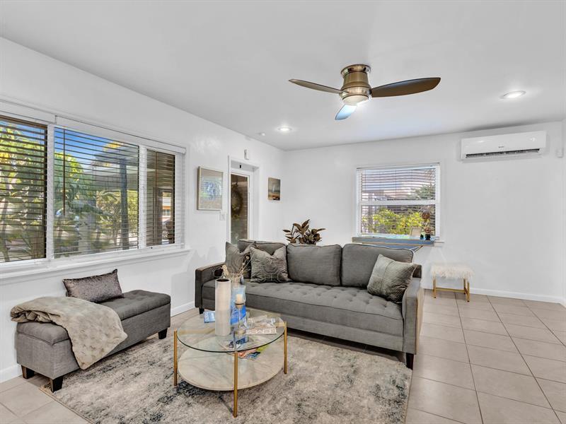 1124 NE 18th Ave  Fort Lauderdale FL 33304 photo