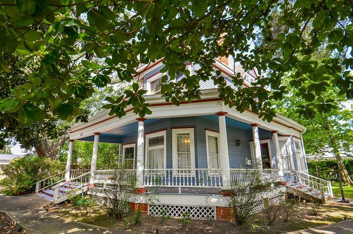 Property Photo: 806 Austin Street TX 77469