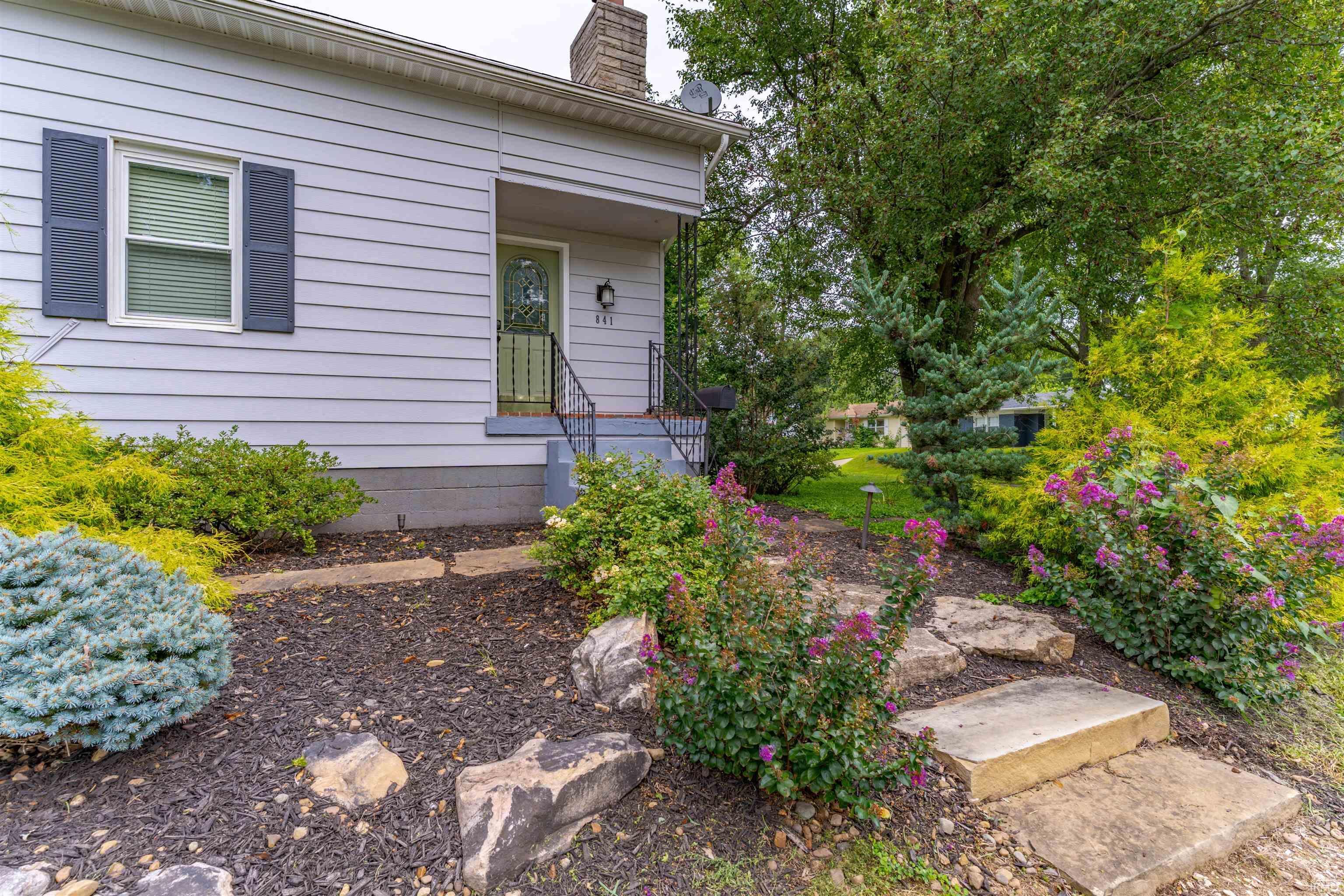 Property Photo: 841 Stewart Avenue IN 47715-4249