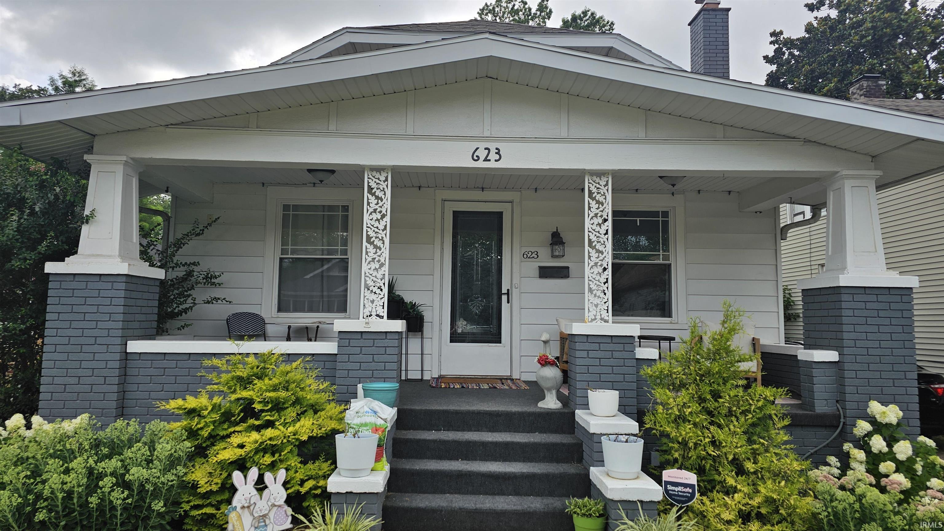 Property Photo:  623 S Runnymeade Avenue  IN 47714-2005 