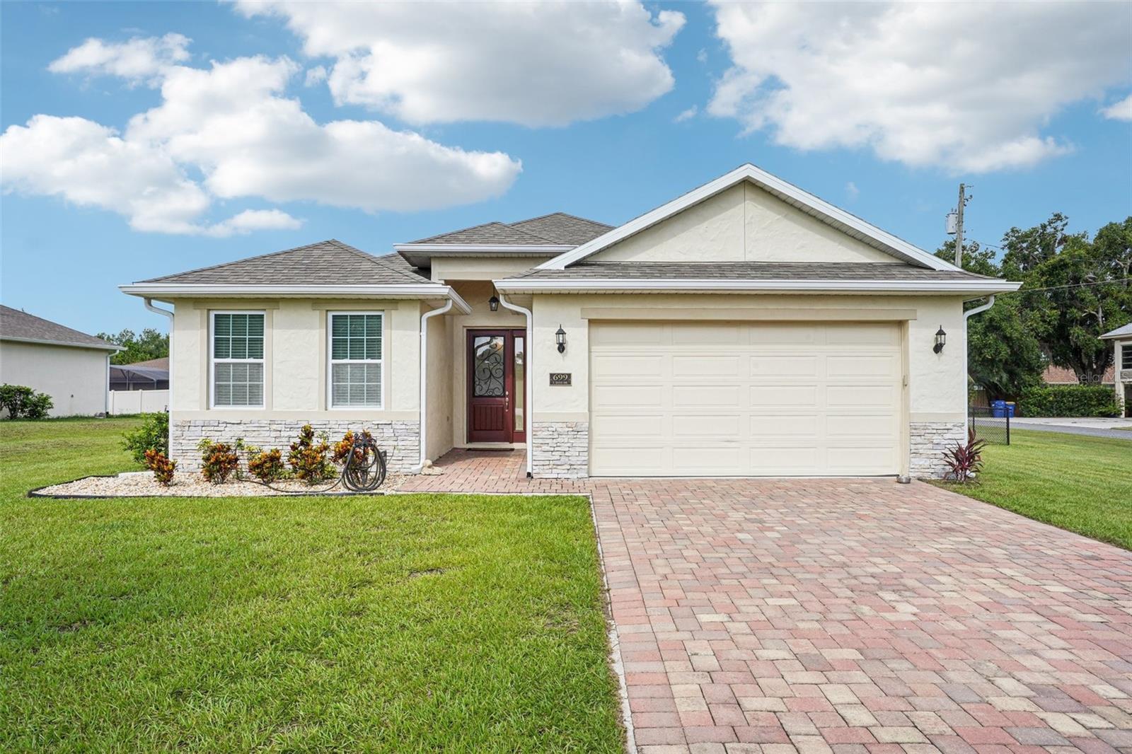 Property Photo:  699 S Dixie Drive  FL 34737 