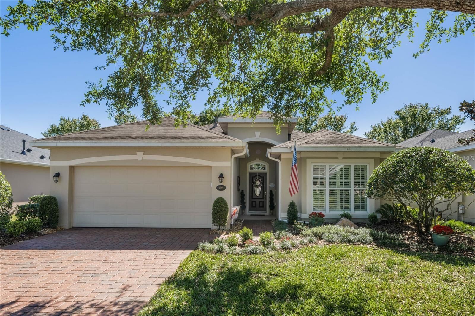 Property Photo: 1385 Abbot Way FL 32724