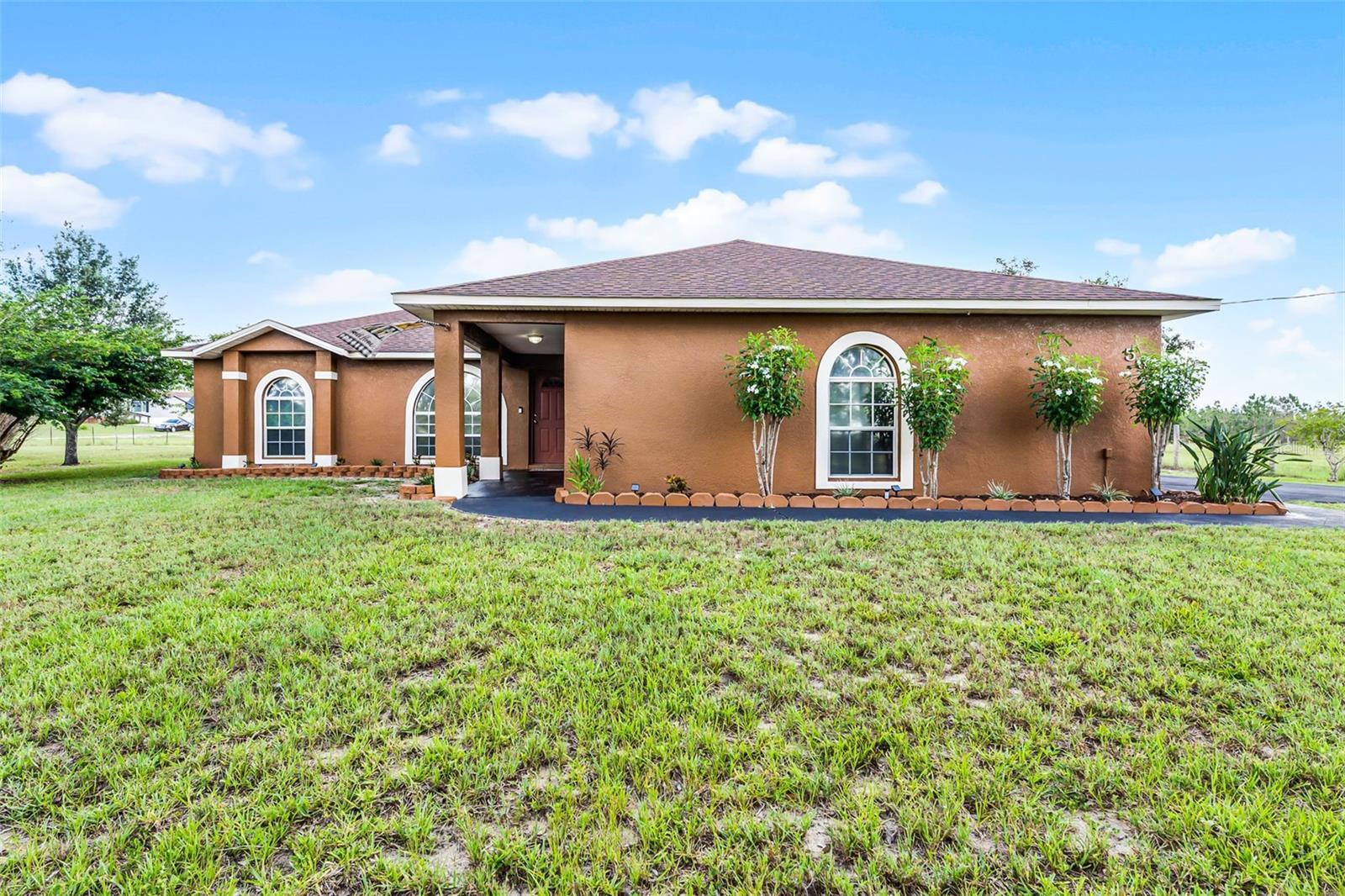 Property Photo: 567 Libby Alico Road FL 33827