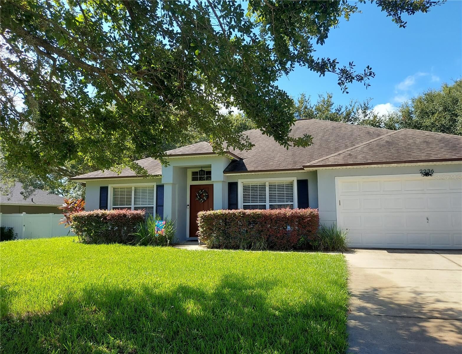 Property Photo:  2236 Lake Pointe Circle  FL 34748 