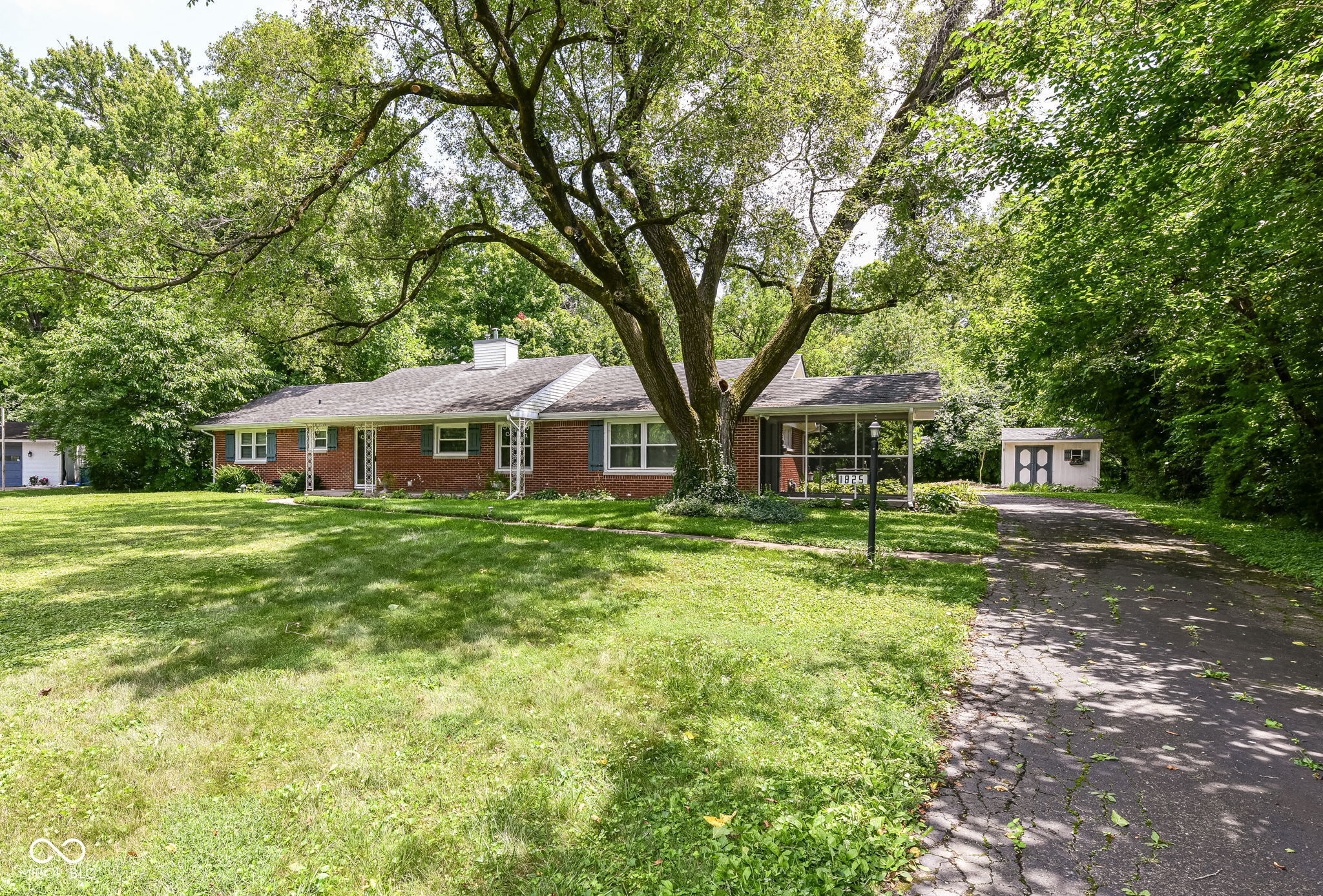 Property Photo: 1825 Weslynn Drive IN 46228