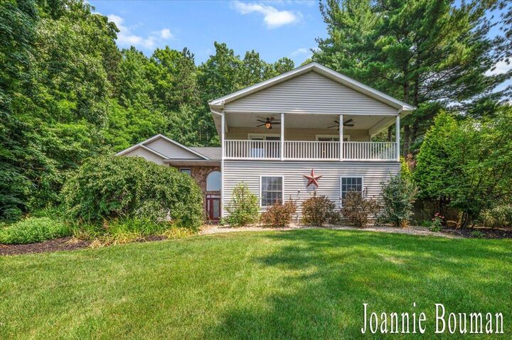 Property Photo: 10466 N Riverview Drive MI 49080