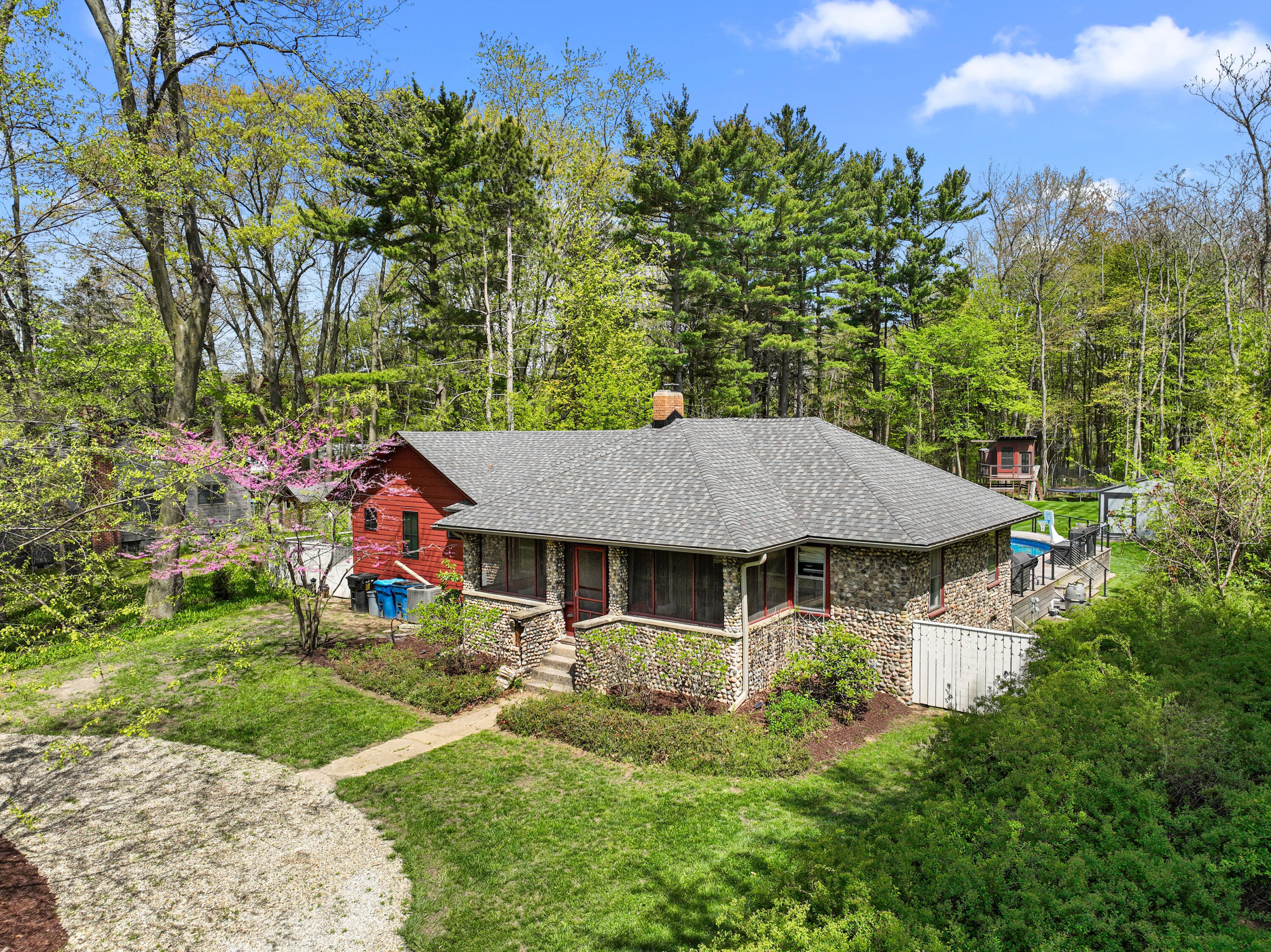 Property Photo: 8633 East Road MI 49116