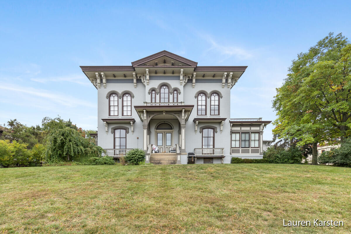 Property Photo: 44 Lafayette Avenue NE MI 49503