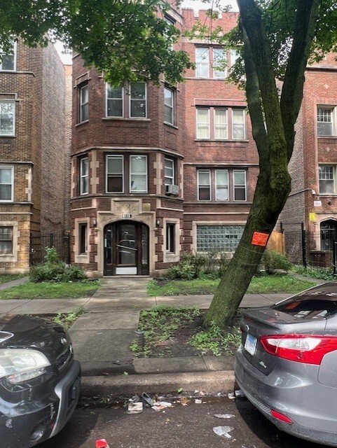 Property Photo:  8116 S Ingleside Avenue 3  IL 60619 