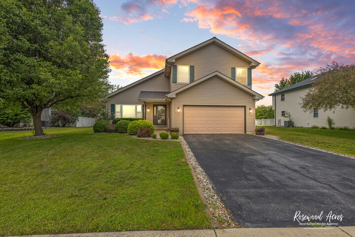 Property Photo: 1347 W Cap Circle IL 60914