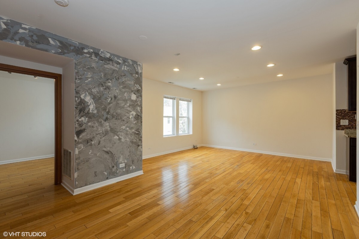 Property Photo:  6316 N Richmond Street 3A  IL 60659 