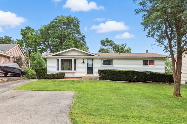 Property Photo:  35065 N Hilldale Drive  IL 60041 