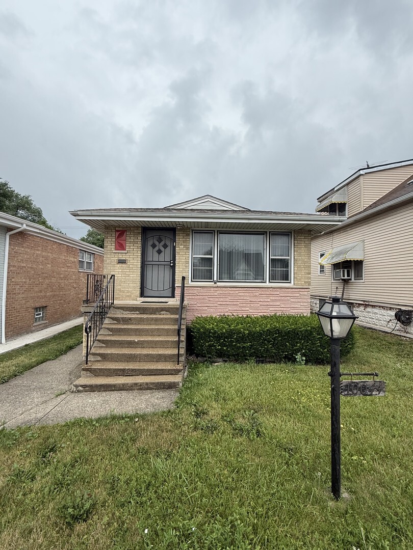 Property Photo:  10044 S Indiana Avenue  IL 60628 