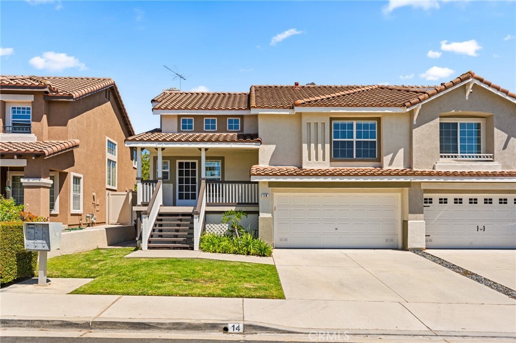 Property Photo:  14 Calle Estero  CA 92688 