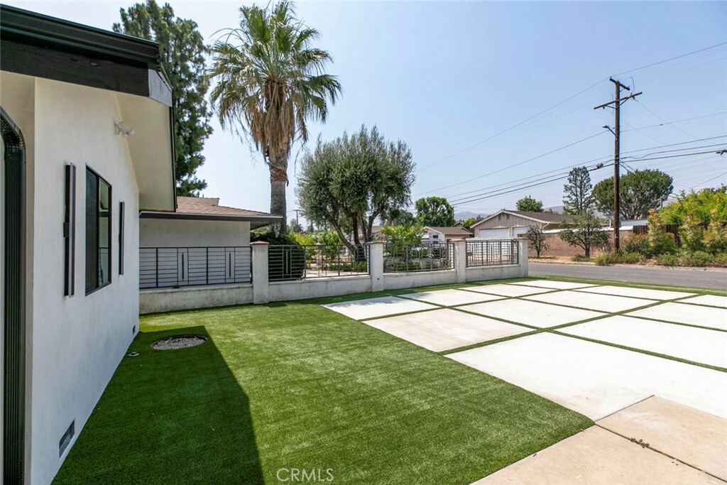 Property Photo: 17436 Index Street CA 91344