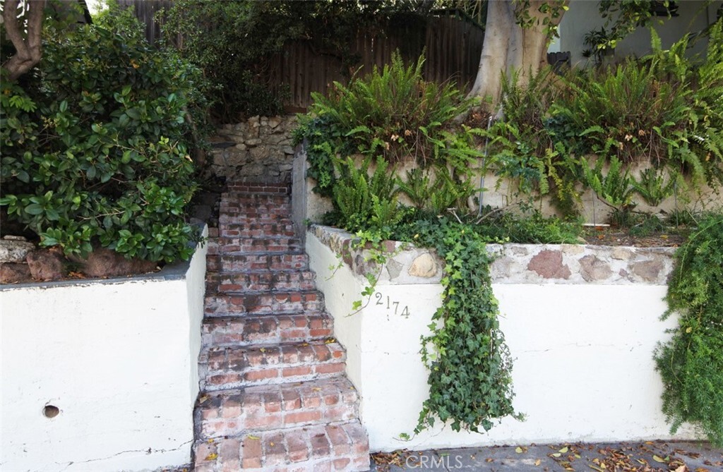 Property Photo: 2174 Beachwood CA 90068