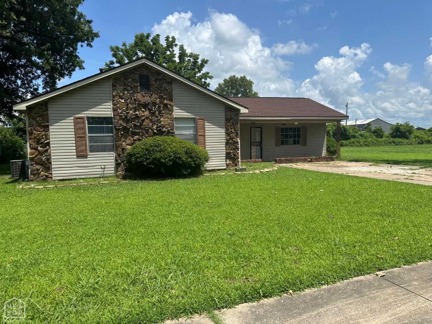 Property Photo:  1320 N Lee Circle  AR 72315