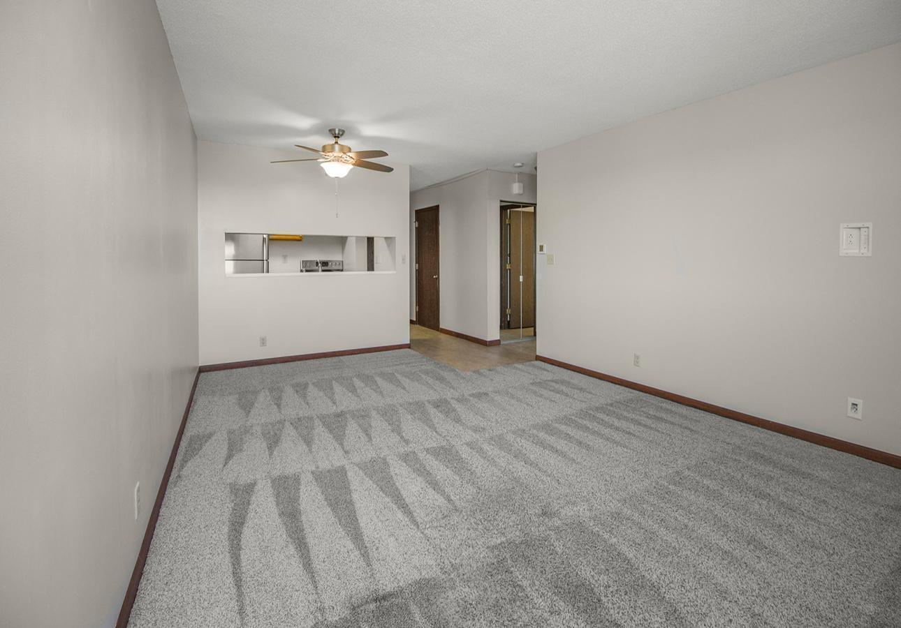 Property Photo: 1181 Edgcumbe Road 1210 MN 55105