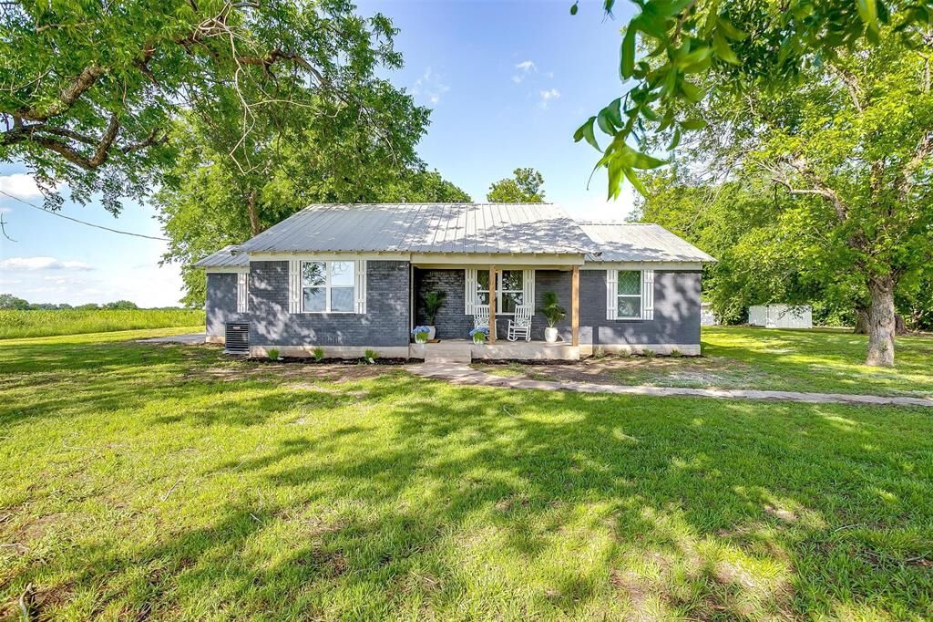 Property Photo:  1008 Hcr 4114 S  TX 76055 