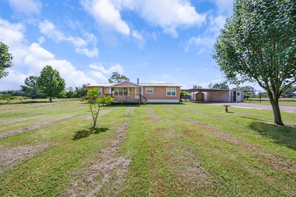 Property Photo: 200 County Road 3430 TX 75765