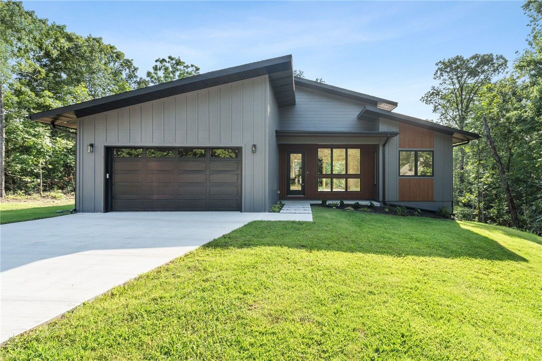 Property Photo: 1 Langholm Lane AR 72715