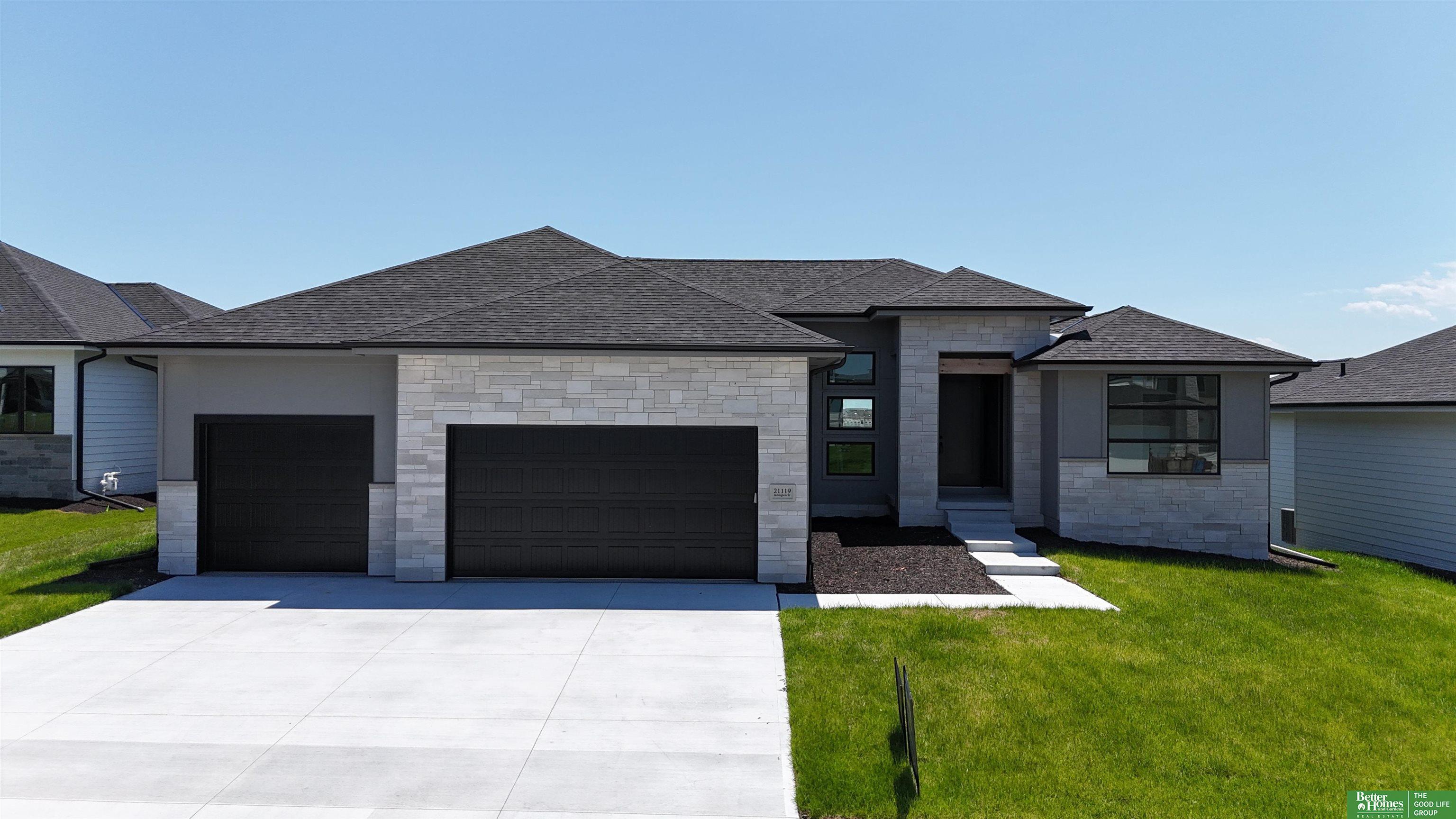 Property Photo: 21119 Arlington Street NE 68022