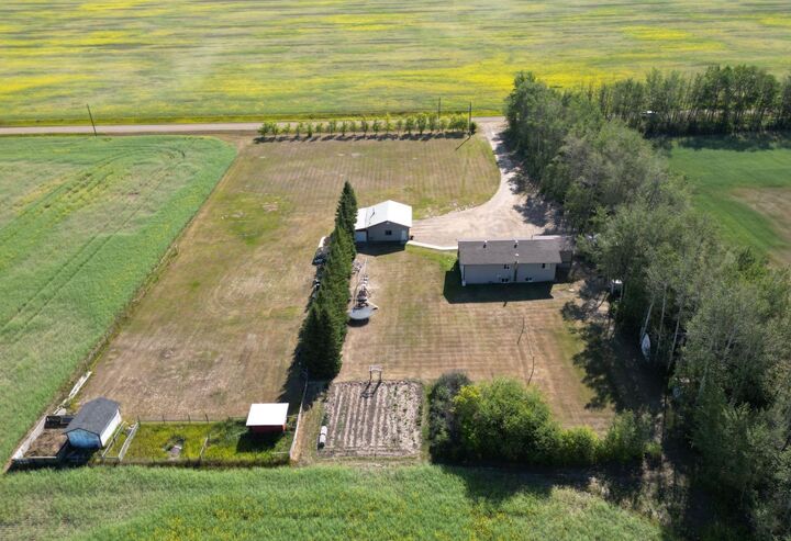 Property Photo: 106542 Rge Rd 140 AB T0H 2H0