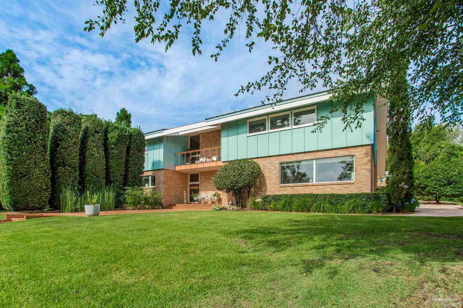 Property Photo: 2621 Paradise Point Dr FL 32503